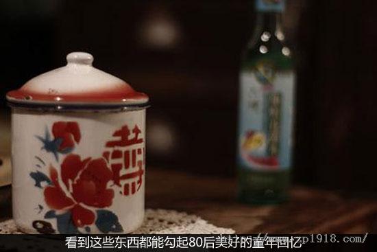 探秘搪瓷与瓷缸：揭秘搪瓷缸子的多用途生活小物