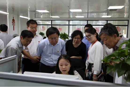 写调研报告用什么软件：比较与推荐，及调研报告撰写方式概述