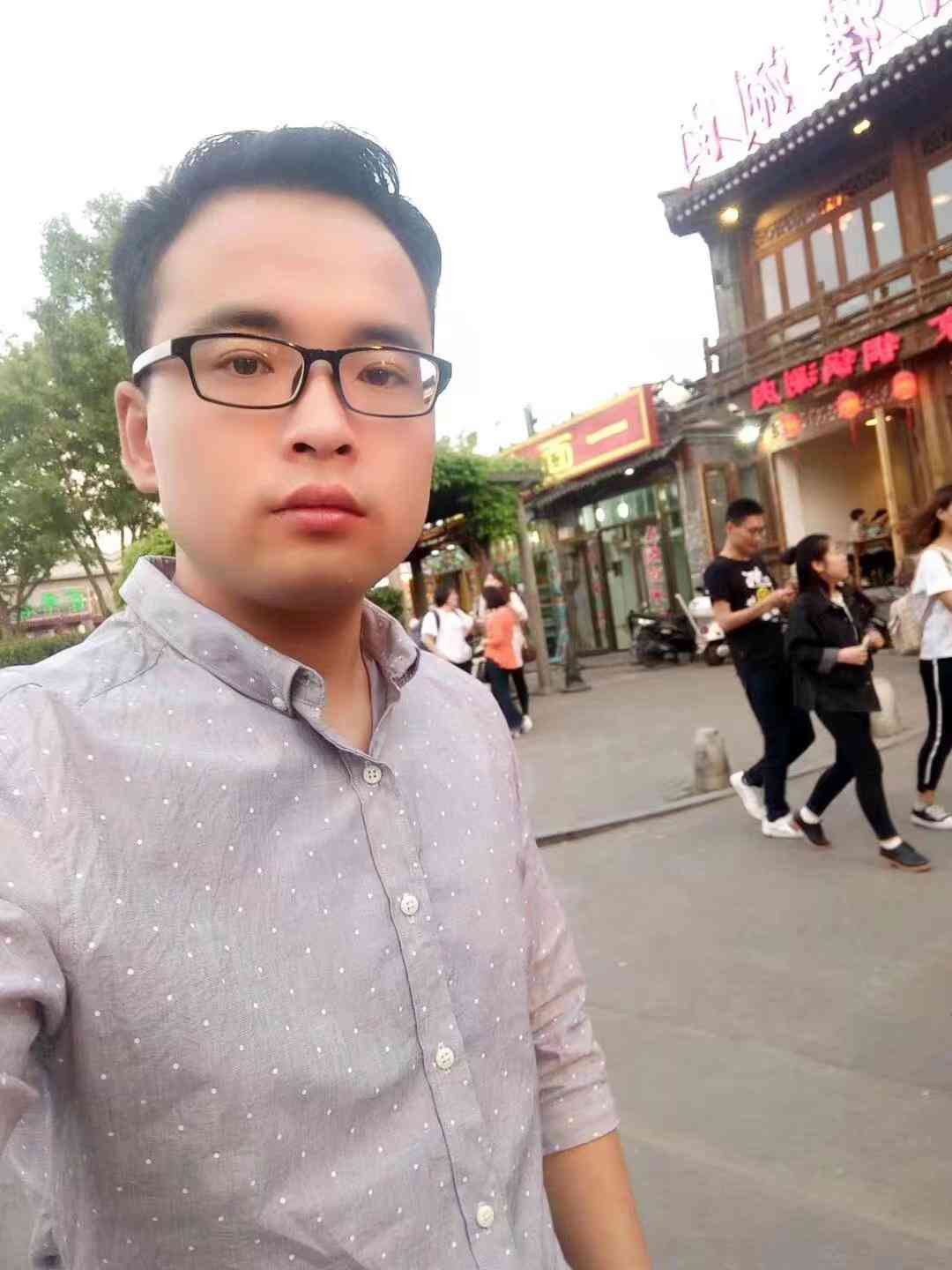 影视剧AI解说文案：撰写技巧与素材整合攻略