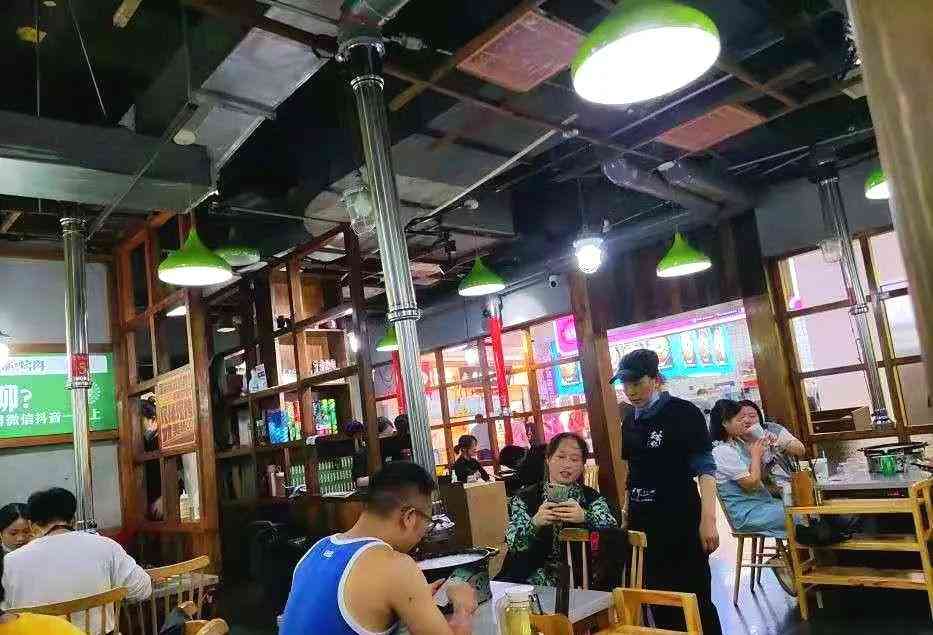 AI文案攻略：全方位撰写美食探店文案，覆用户搜索热门问题解析