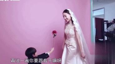 最近特别火的ai婚纱照文案