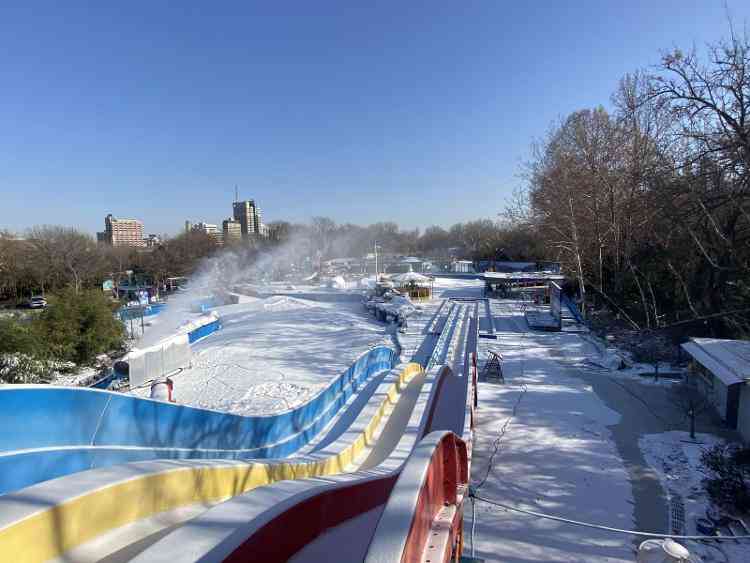 雪场传手册ai文案模板-雪场海报